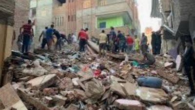 مصرع وإصابة 8 أشخاص في انهيار 3 منازل بالطالبية