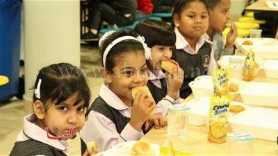 بدء توزيع الوجبات المدرسية في 5 محافظات في هذا الموعد