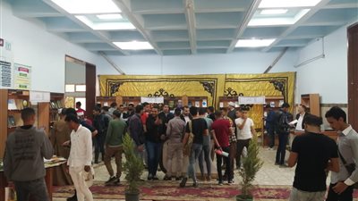 رجل يعتصم 21 يومًا من أجل زوجته المحبوسة وينهي اعتصامه لهذا السبب!