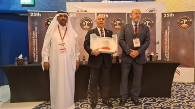 الاتحاد الدولي للكاراتيه يكرم «الدهراوي» بعد إنجازات بطولة العالم في «دبي»