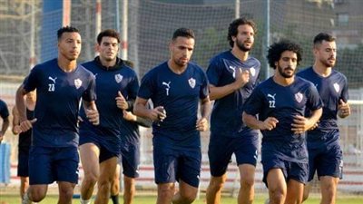 كارتيرون واللاعبين يتفقدون أرضية المقاولون قبل لقاء سيراميكا كليوباترا 