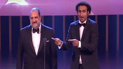علي ربيع يقتحم المسرح على خالد الصاوي في القاهرة السينمائي