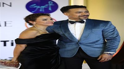 أحمد داود وعلا رشدي يخطفان الأنظار في افتتاح مهرجان القاهرة السينمائي الدولي (صور)