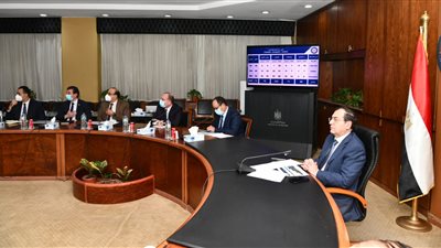 نشرة أخبار البترول.. اليوم الخميس 