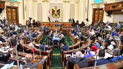 مهم جدًا.. طلب إحاطة لوزير البترول بسبب تشغيل الفنيين بدون بدلات 