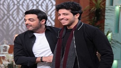 عمرو محمود ياسين يتعرض لحادث سير.. وهذه رسالة شقيقته له