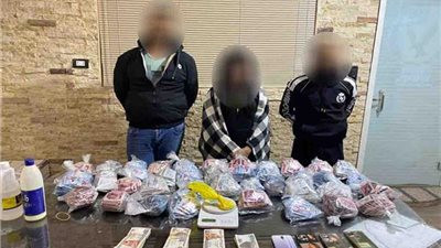 ضبط تشكيل عصابي تخصص في تصنيع المواد المخدرة بالسلام 