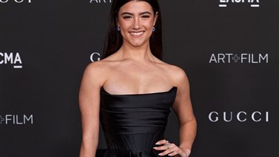 تعرف على دخل تشارلي داميليو .. الراقصة الأكثر شعبية على تيك توك!