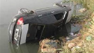 سقوط سيارة ملاكي في ترعة المريوطية بالبدرشين