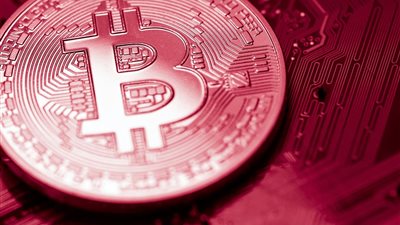 لماذا انهار سعر البيتكوين بأكثر من النصف في الجمعة السوداء للعملة الرقمية؟