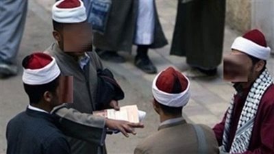 طلاب النقل الثانوى الأزهرى يؤدون امتحانات الكيمياء والفرنساوى