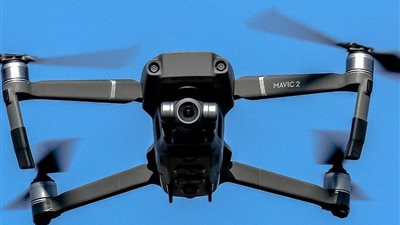 طائرة «درون» تتجسس على تدريب المنتخب قبل لقاء مصر والكاميرون.. ورد فعل غاضب من «كيروش»