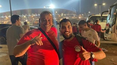 البرنس يدعم منتخب مصر بسندوتشات كبدة وحواوشي قبل لقاء الكاميرون