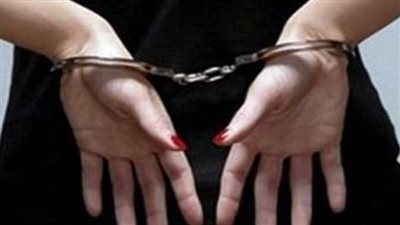 ضبط موظفة تمارس الشذوذ مع شاب في شقة بمدينة بنها