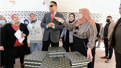 محافظ الدقهلية يسلم أجهزة منزلية لـ15 «عروس» من الأسر الأولى بالرعاية