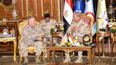 هذا ما دار بين وزير الدفاع والإنتاج الحربى وقائد القيادة المركزية الأمريكية