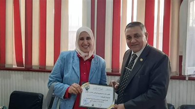 تكريم عدد من معلمي بإدارة غرب شبرا الخيمة│ شاهد بالصور