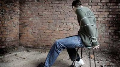 الداخلية تكشف قصة احتجاز مواطن على يد 4 عواطلية في مطروح