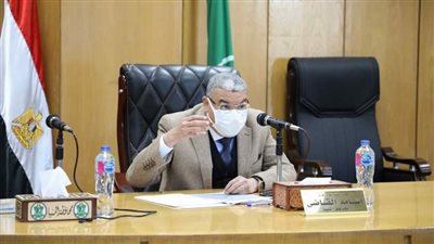 محافط المنيا يوجه رؤساء المراكز والجهات المعنية بمتابعة مشروعات «حياة كريمة»
