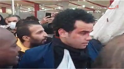 بالفيديو ..حرب شوارع بين انصار مرتضى منصور وأحمد سليمان في نادي الزمالك