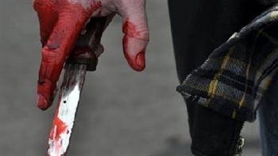 بسبب الفلوس.. عامل يحاول قتل صديقه طعنًا بسكين في دار السلام بسوهاج 