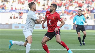الأهلي يكتسح الهلال السعودي فى 45 دقيقة
