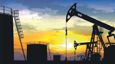 انخفاض النفط بعد إفراج حماس عن محتجزتين أمريكيتين