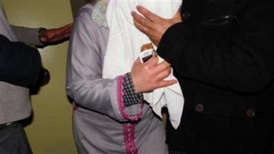 ربة منزل تقتل زوجها صاحب الجنسية العربية بعد الطعن فى شرفها ببنها