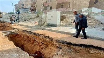 «الغيطي» يتفقد مشروعات الصرف الصحي والطرق فى العبور