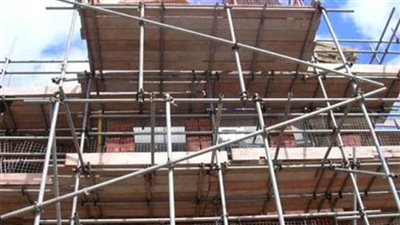 عاجل.. إصابة عاملين بجروح خطيرة عقب سقوطهما من أعلى واجهة عقار فى شبرا الخيمة