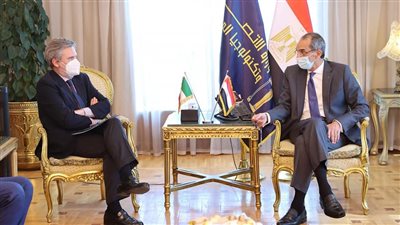 تفاصيل لقاء وزير الاتصالات مع سفير إيطاليا بالقاهرة