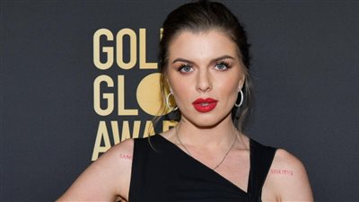 جوليا فوكس تنفي تلك المزاعم حول علاقتها بكاني ويست