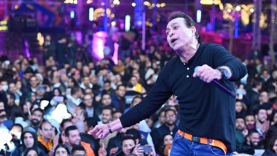 حكيم يواصل التألق وسط تفاعل الجماهير بوصفه نجم حفلات الموسم 