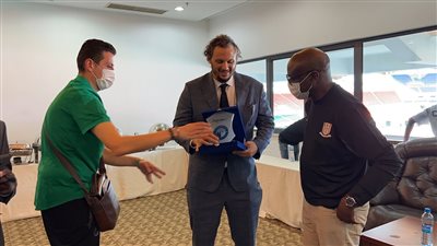 رئيس زاناكو يكرم ممدوح عيد على هامش لقاء الكونفدرالية 