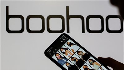 حظر إعلان لقميص نسائي بسبب إيحاءات جنسية خادشة للحياء