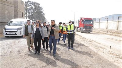 محافظ دمياط تتفقد أعمال ازدواج طريق الميناء