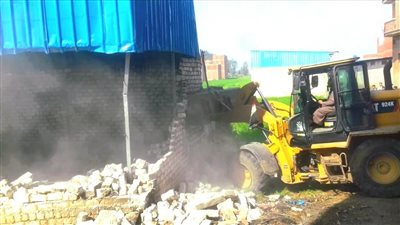 إزالة 16 حالة تعد على الأراضي الزراعية بزفتي والمحلة