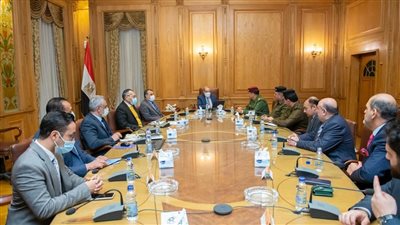 وزير الإنتاج الحربي يلتقي وفد «الداخلية» و«الصناعة والمعادن» العراقية