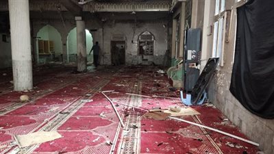 بالصور.. تفجير مسجد بمدينة بيشاور الباكستانية ومقتل 30 شخصا
