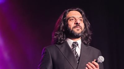 بهاء سلطان يشعل أوبرا جامعة مصر للعلوم والتكنولوجيا وسط حشود جماهيرية ضخمة