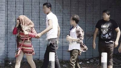 طالب يحاول التحرش بـ«فتاة» في أسوان.. وأسرتها تتخذ قرارًا عاصفًا