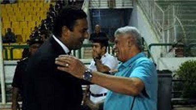 ميدو قبلت رأس المعلم للتأكيد على احترام الكبير