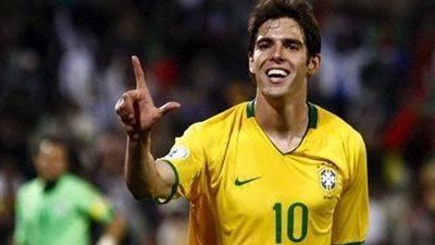 ميسي يغيب عن التشكيلة المثالية للبرازيلي كاكا