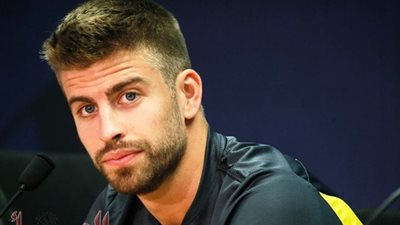 جماهير إسبانيا تستهجن بيكيه مجددا