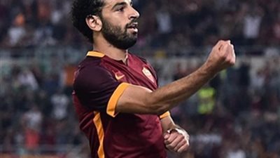 صلاح ينافس الثلاثى 