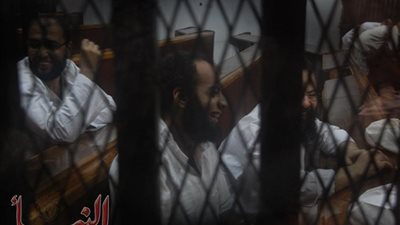 تأجيل إعادة محاكمة 8 متهمين في «خلية قناة السويس» لـ5 ديسمبر