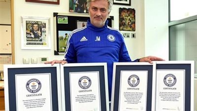 مانشستر يونايتد يفكر جديا فى مورينيو