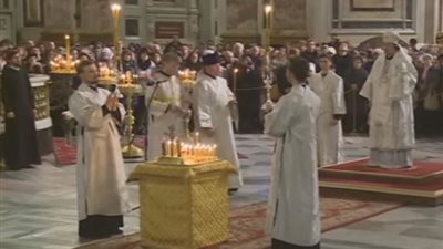 كاهن كنيسة ماريوحنا بأسيوط يدعو لتدشين نصب تذكارى لضحايا الطائرة الروسية