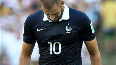 بنزيمة يتقدم بشكوى لانتهاك خصوصية القضاء