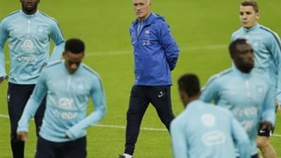 فرنسا تسعى لتضميد جراح باريس أمام إنجلترا في لندن